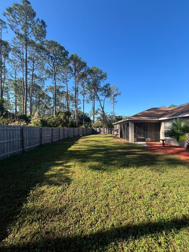 Building Photo - Beautiful Fenced in Yard on a cul-de-sac!!!