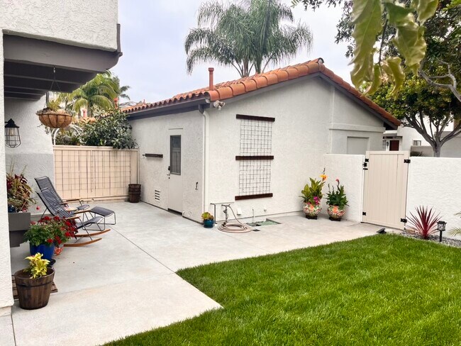 Building Photo - 6813 Briarwood Dr
