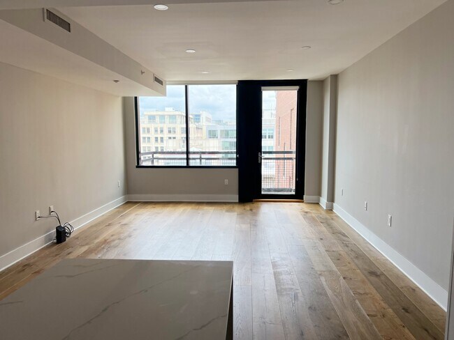 Building Photo - 912 F St NW