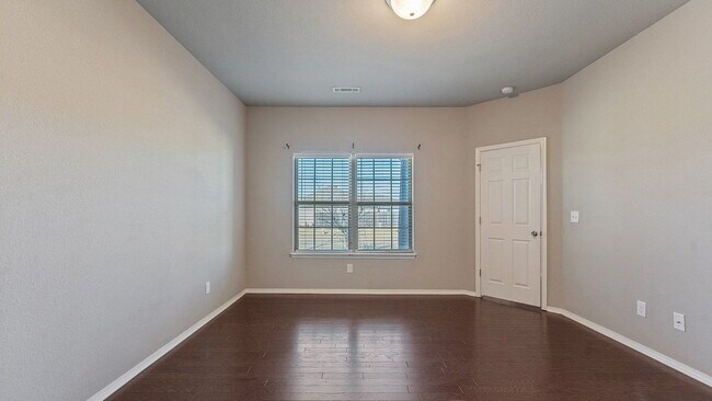 Building Photo - Spacious 4-Bedroom with Elegant Granite Finishes