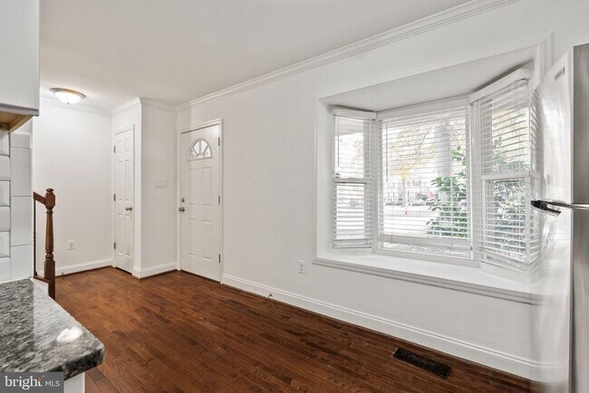 Building Photo - 8914 Shamrock Ct