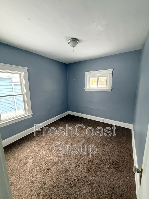 Building Photo - 3053 E 128th St