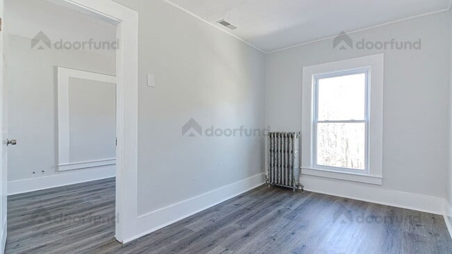 Building Photo - 11 Pleasant St