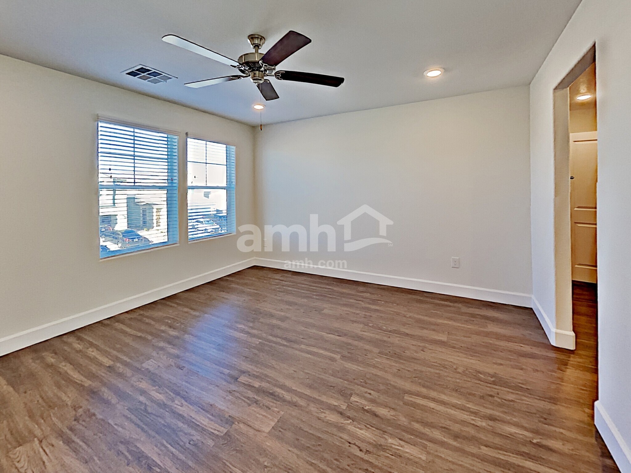Building Photo - 8128 Inhibition Ct