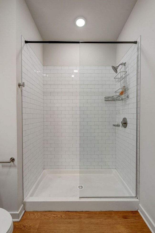 Building Photo - **Move-In Special - $500 off first month's rent**