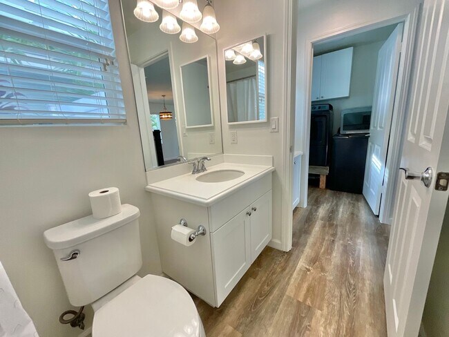 Building Photo - 4 Bedroom 3 Bath, 2 Car garage w/3rd parking stall, Solar panels (RRLLC)