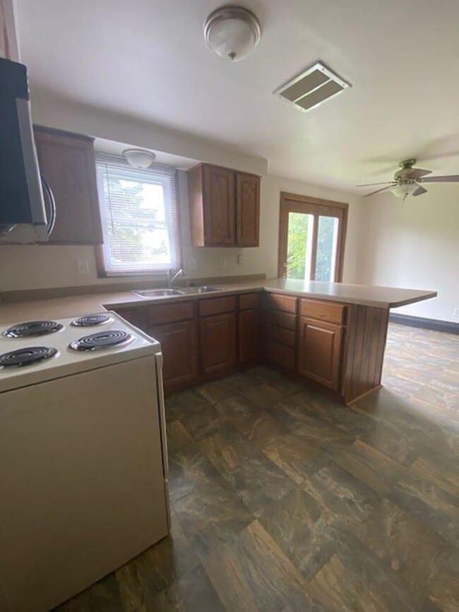 Building Photo - 2068 Terry Ln