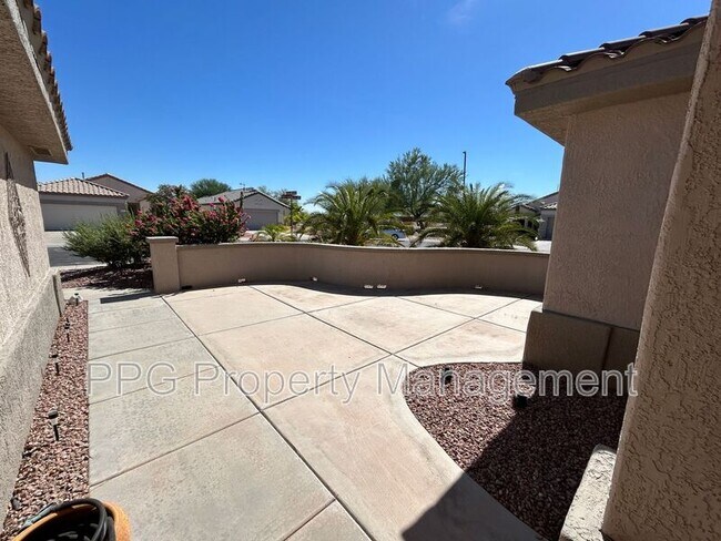 Building Photo - 16536 W Rock Springs Ln