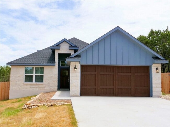 Building Photo - 2 Rosewood Cir