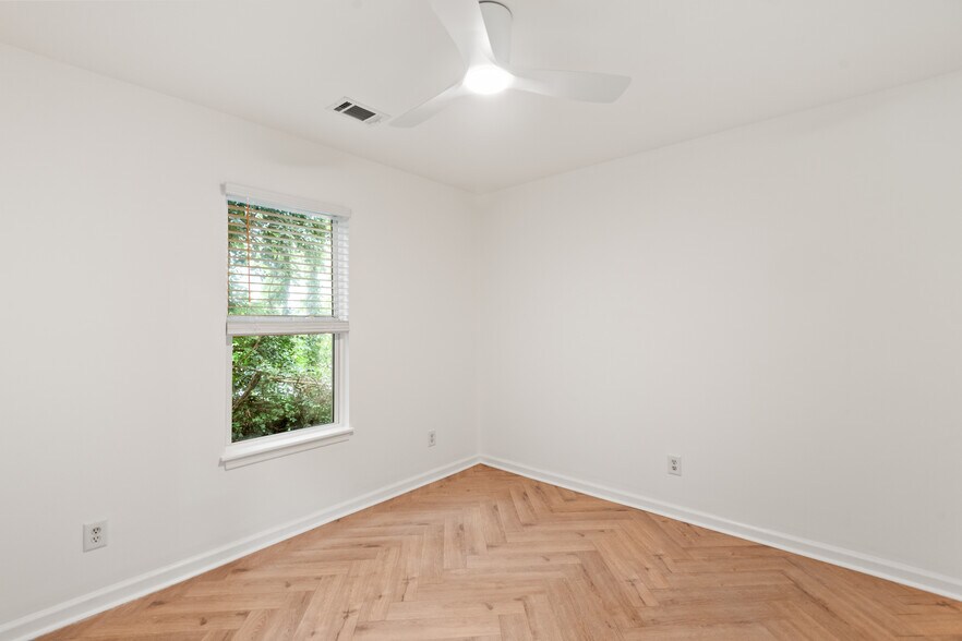 Building Photo - 907 Beaufort St