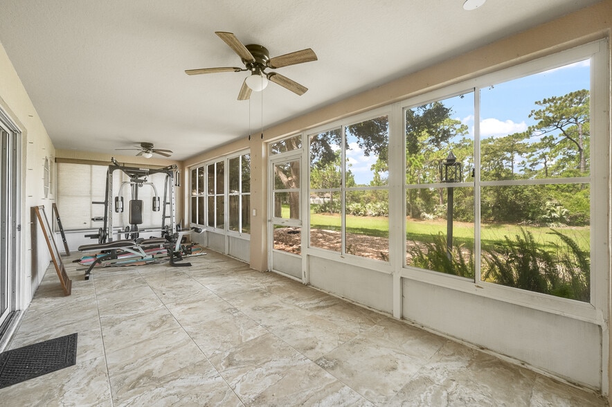 Building Photo - 537 Mason Dr