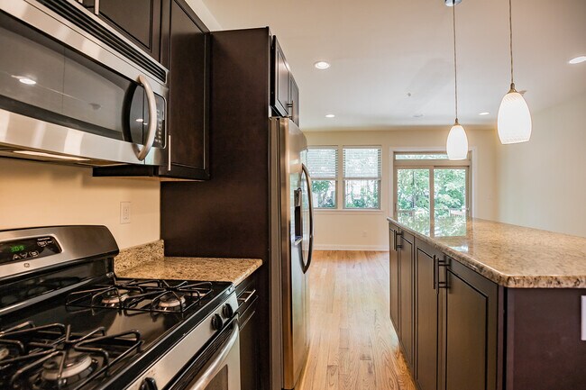 Building Photo - 1619 Ogden St