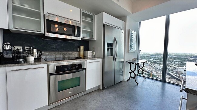 Building Photo - 888 Biscayne Blvd