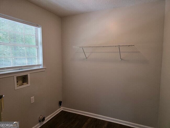 Building Photo - 622 Plantation Dr