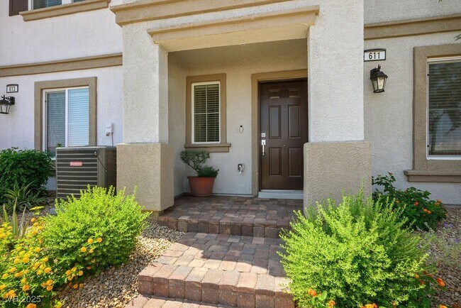 Building Photo - 611 Sedum Ave.