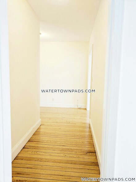 Building Photo - 550 Belmont St