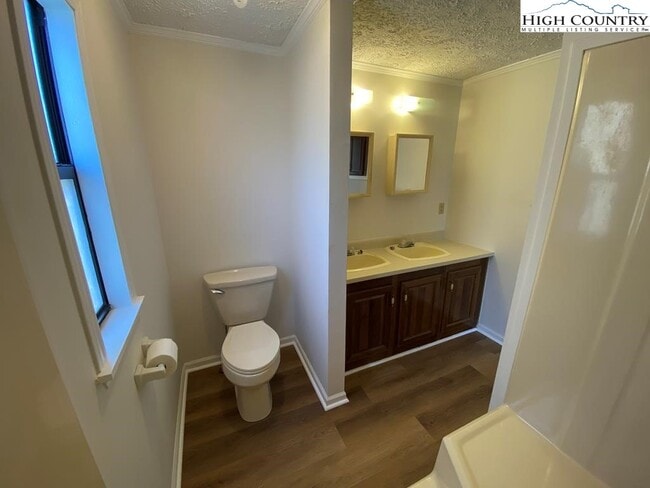 Building Photo - 462 Hartsoe Rd