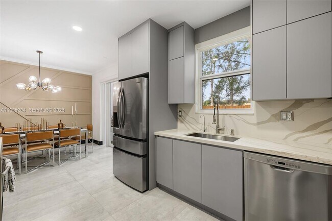 Building Photo - 7852 NW 116 Pl