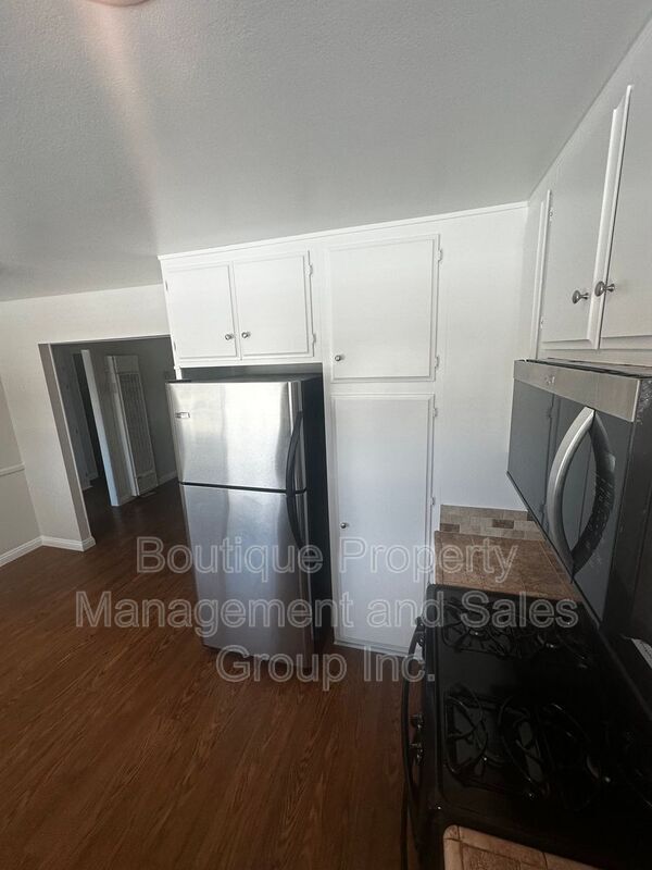 Building Photo - 660 S Glassell St