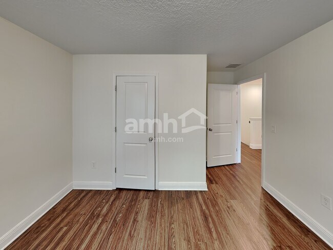 Building Photo - 761 Zarabrooke Ct