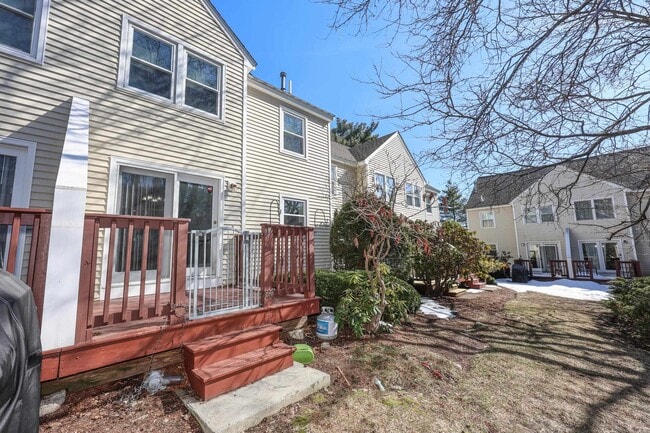 Building Photo - 5 Gleneagle Dr