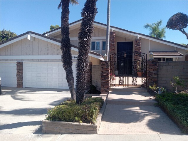 Primary Photo - 880 N Holly Glen Dr