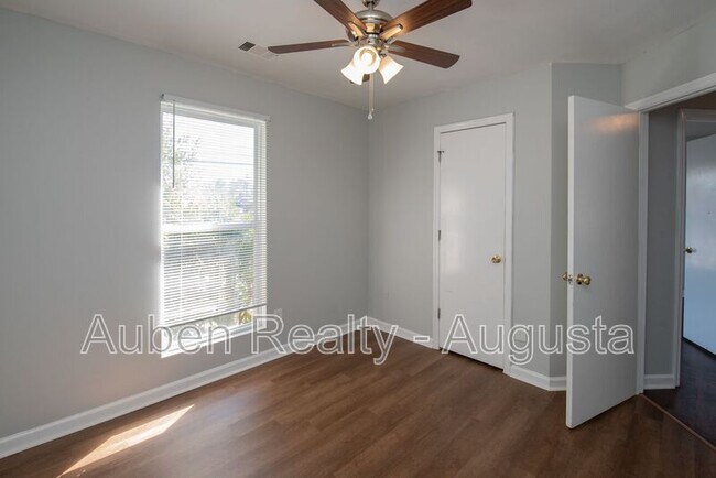 Building Photo - 3428 Monte Carlo Dr