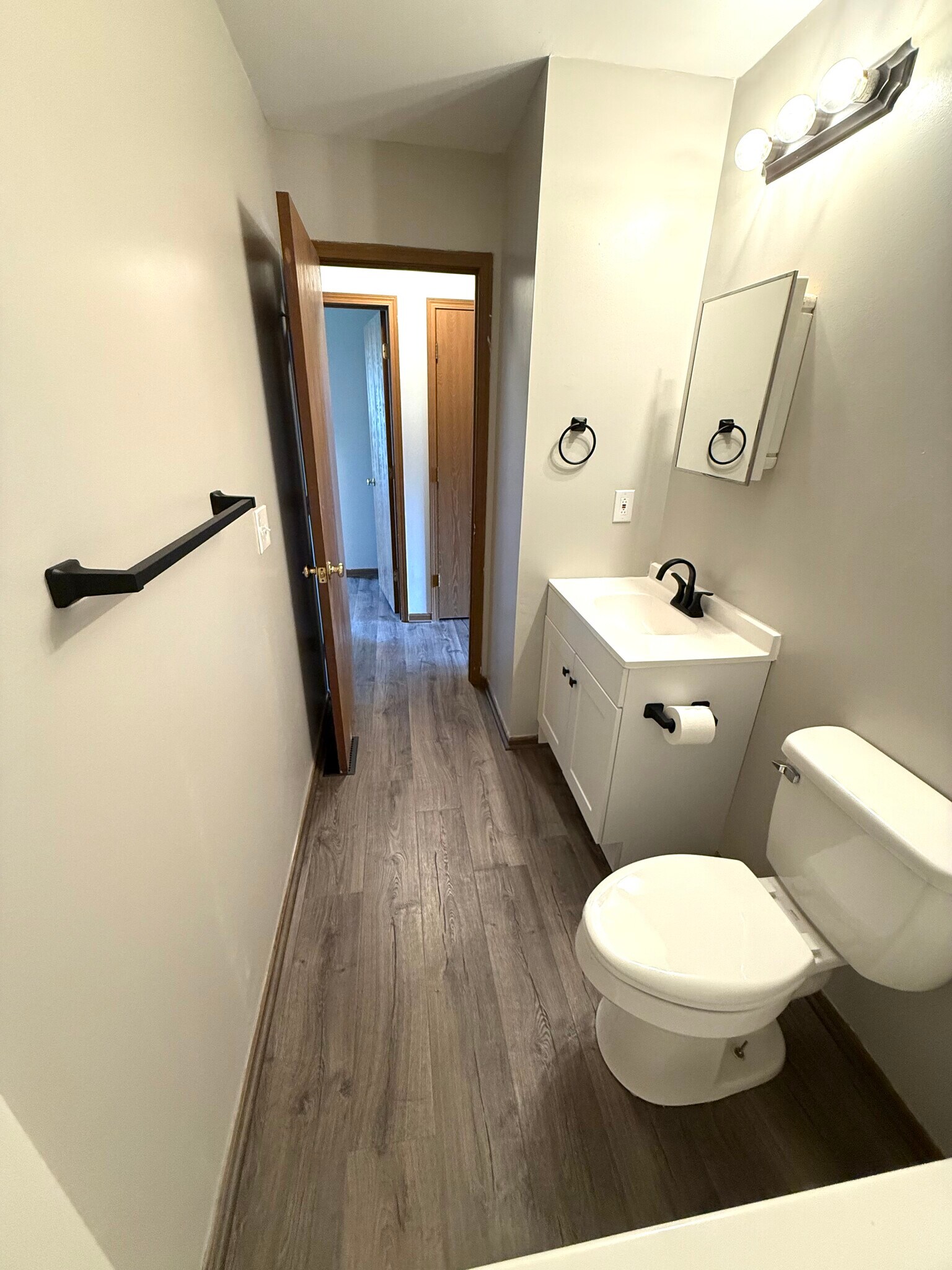 Building Photo - 608 Linda Ln