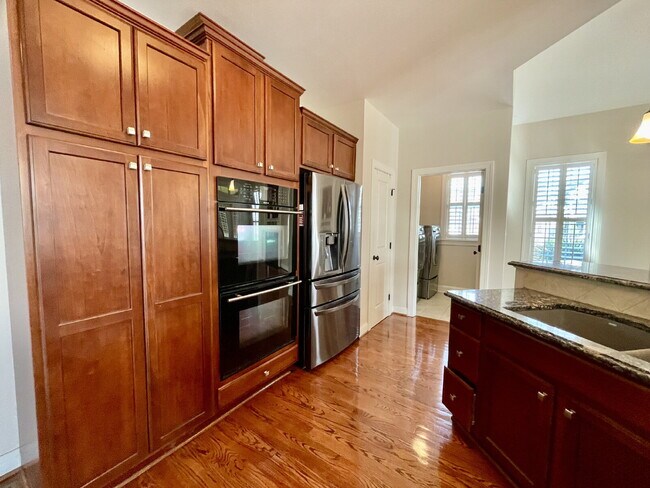 Building Photo - 4 Bed, 2 Bath Nest With Pool In Mariner's Pointe