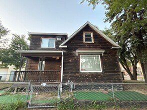 Building Photo - 869 Beech St