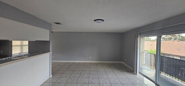 Building Photo - 2 BEDROOM / 2 BATH APARTMENT (GOLDEN KEY APARTMENTS) NEAR THE FLORIDA MALL