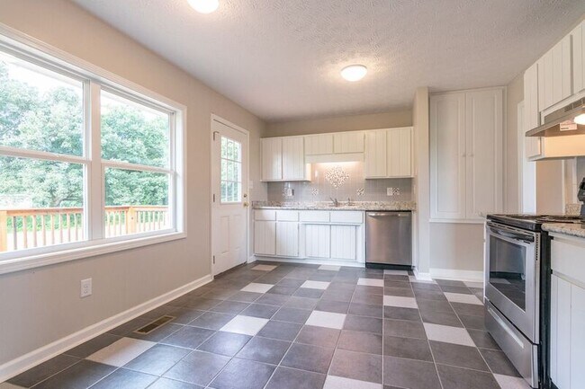 Building Photo - 2927 Greensboro Hwy