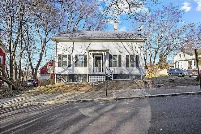 Primary Photo - 40 Jenkins St
