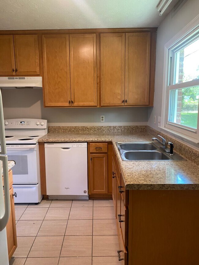 Building Photo - 6501-A Tannen Ct