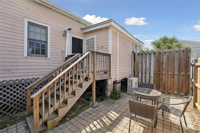 Building Photo - 526 E Charlton St