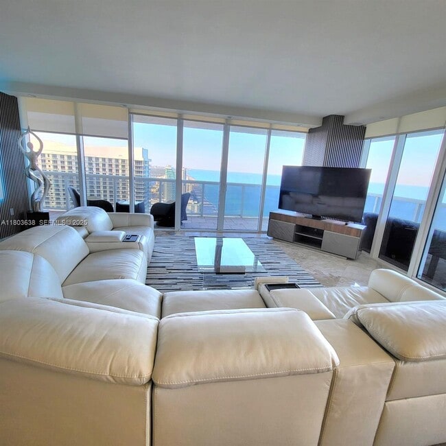 Building Photo - 1830 S Ocean Dr