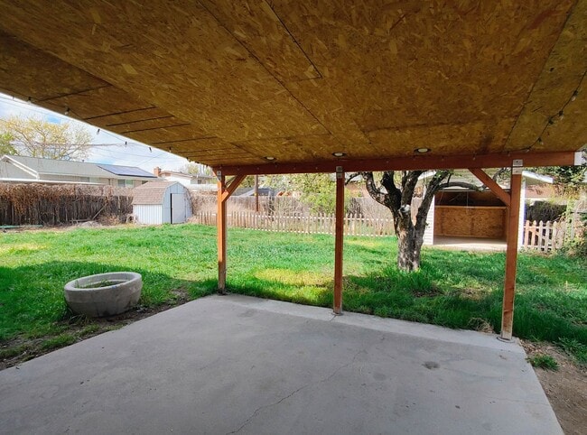 Building Photo - 1478 W Teakwood Dr