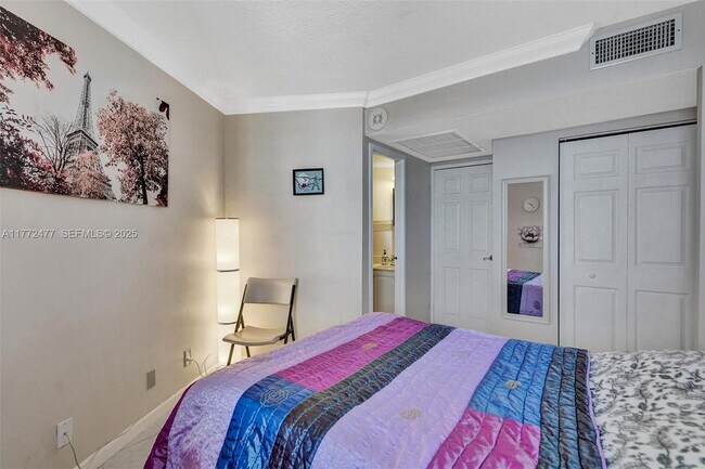 Building Photo - 3180 S Ocean Dr