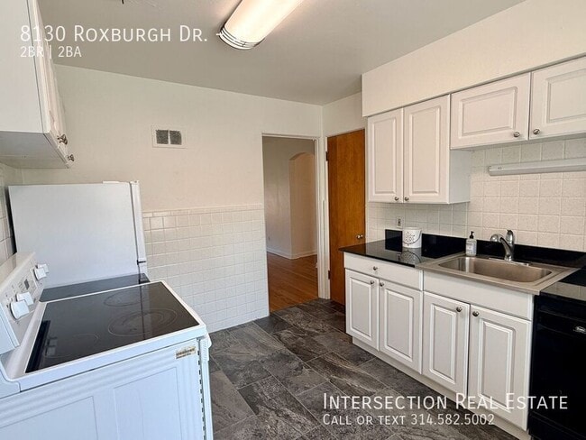 Building Photo - 8130 Roxburgh Dr