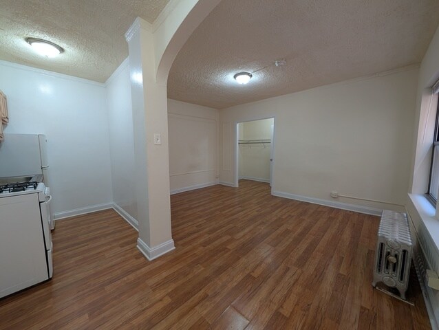 Building Photo - 5425 N Kenmore Ave