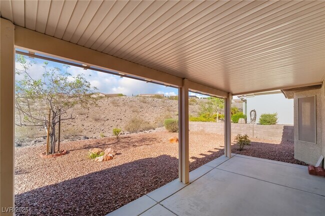 Building Photo - 2571 Thatcher Ave