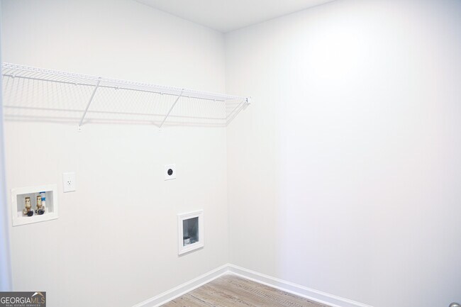 Building Photo - 19 Springwood Ln