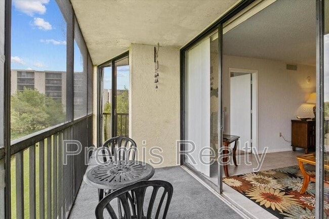 Building Photo - 900 Cove Cay Dr