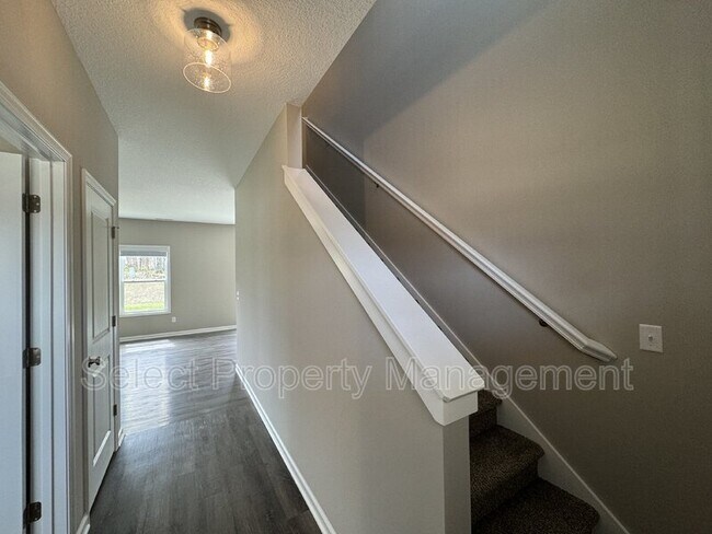 Building Photo - 8225 Catberry Trl