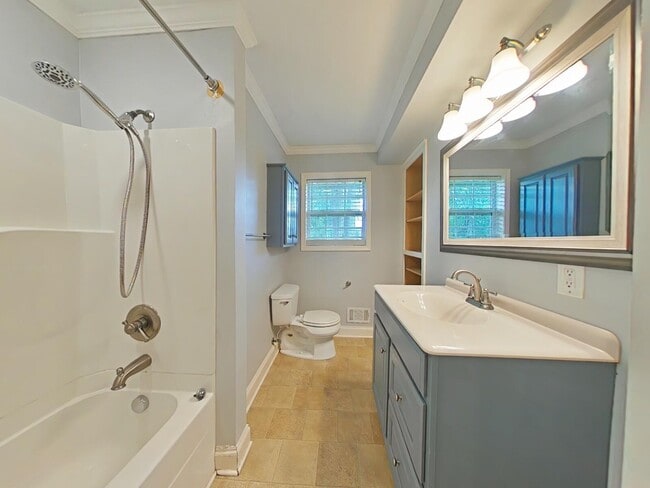Building Photo - 2607 Springwood Dr