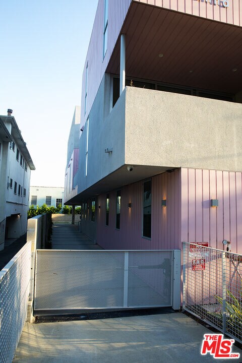 Building Photo - 4826 Franklin Ave