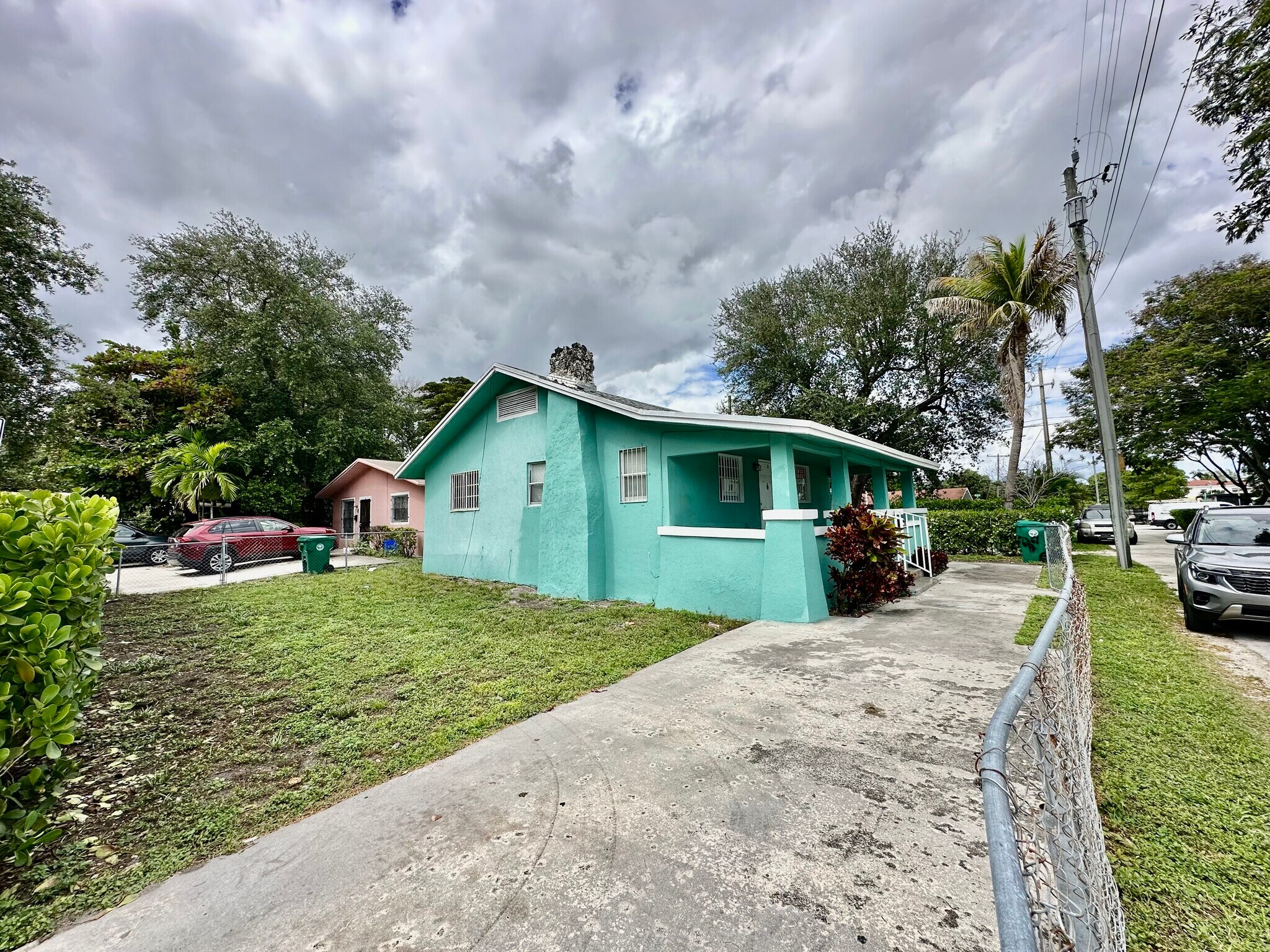 Building Photo - 6136 N Miami Ave