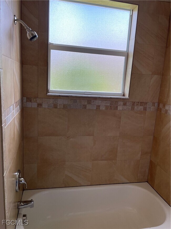 Building Photo - 2533 Deerfield Lake Ct