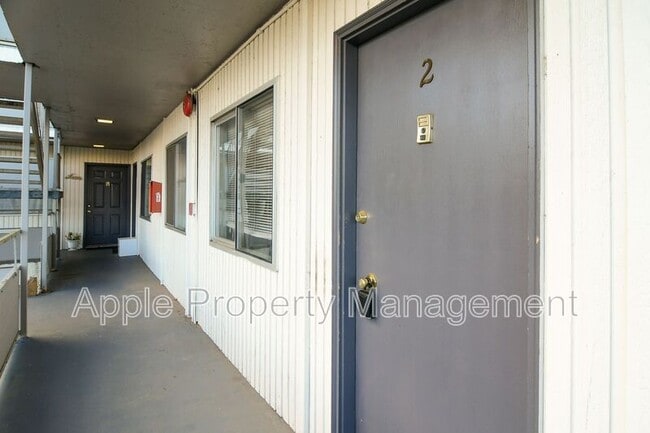 Building Photo - 9244 Greenwood Ave N