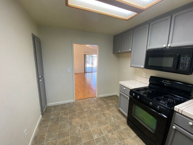 Building Photo - Cozy Single-Story in Quiet Antelope Neighborhood!